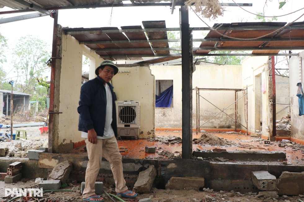 Cặp vợ chồng 20 năm “cướp cơm Hà Bá”, mang gia tài đi cứu người trên sông - 6 Cặp vợ chồng 20 năm “cướp cơm Hà Bá”, mang gia tài đi cứu người trên sông - 6