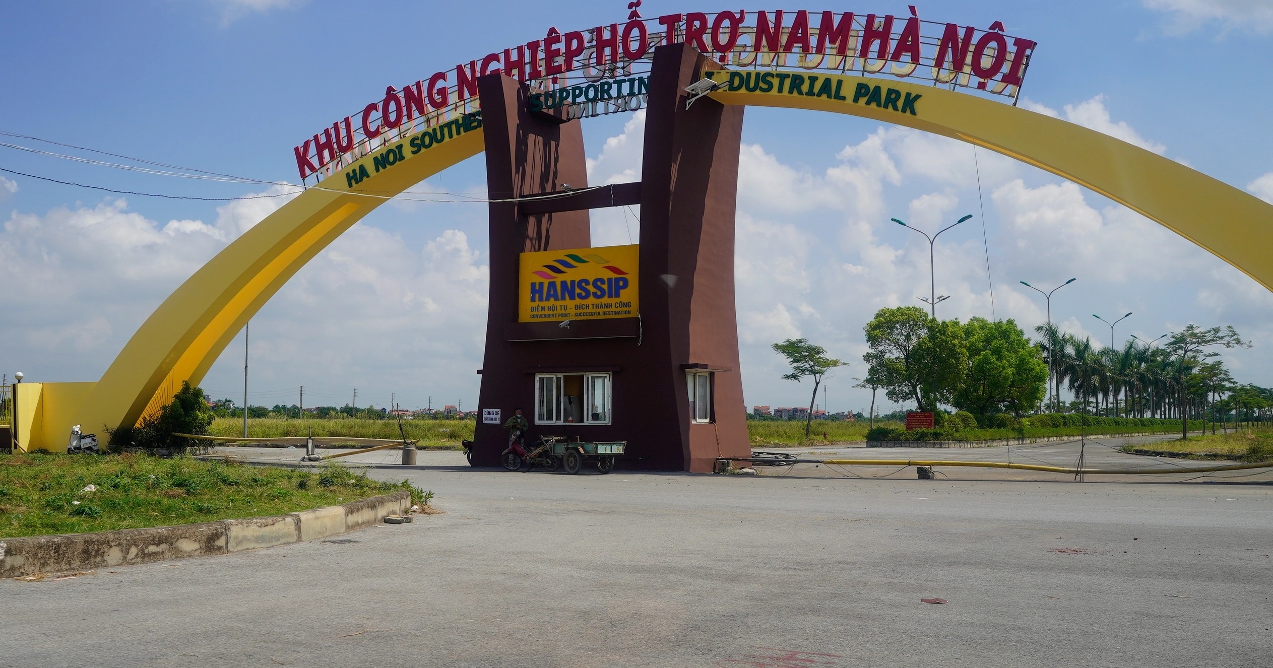 Hiện trạng những khu công nghiệp ở ngoại thành Hà Nội - 4 Hiện trạng những khu công nghiệp ở ngoại thành Hà Nội - 4