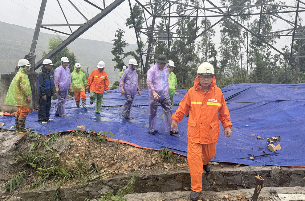 EVNNPT tập trung cao độ, chủ động ứng phó với bão Wipha - 1 EVNNPT tập trung cao độ, chủ động ứng phó với bão Wipha - 1