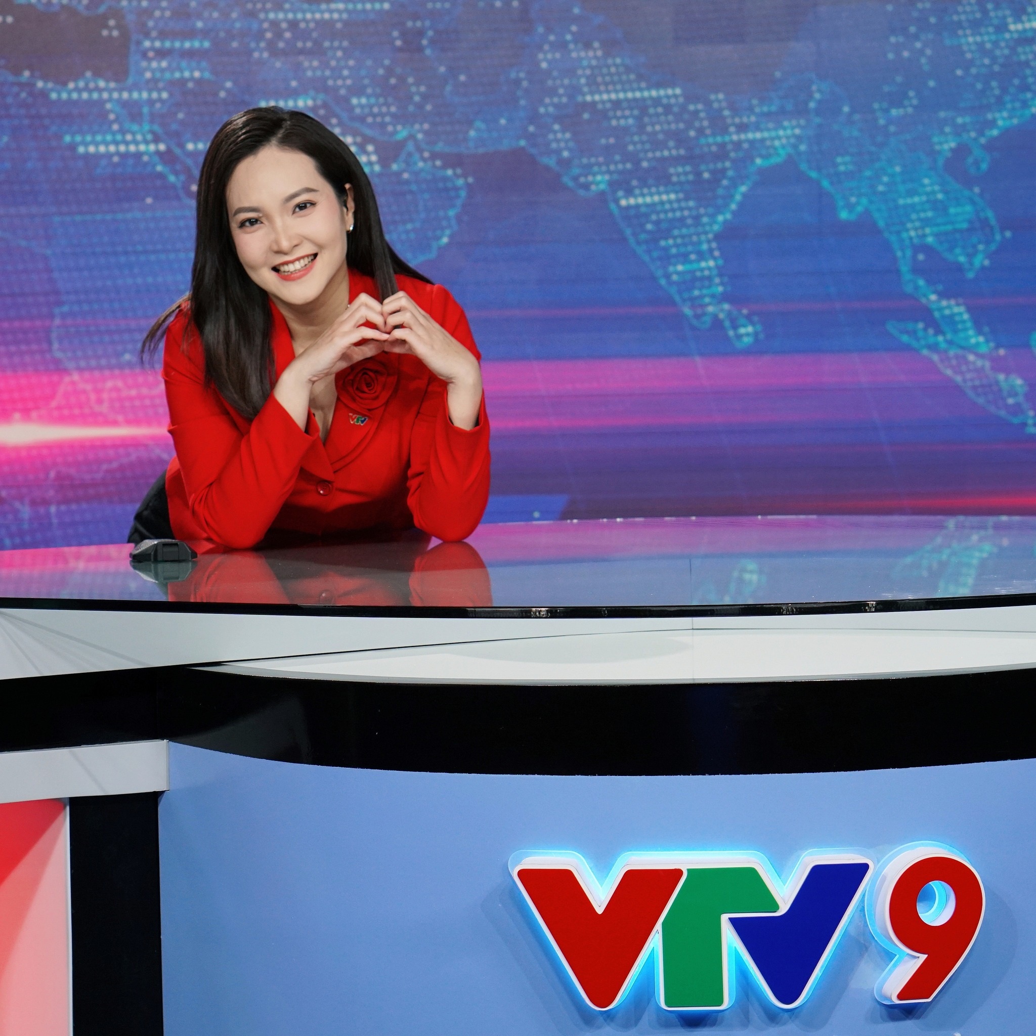 BTV Phương Thảo từng dẫn “Thời sự 19h” rời VTV9 - 1