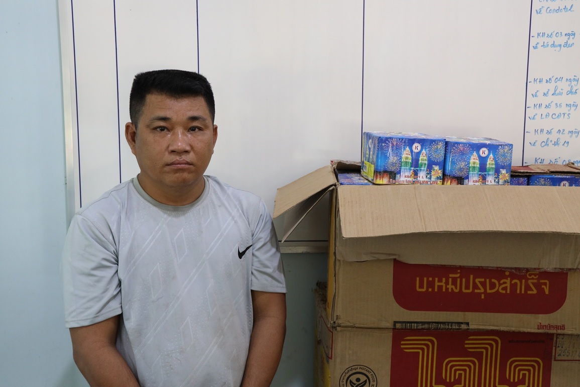 Mỗi ngày kiếm được 15 đến 20 triệu đồng nhờ... buôn pháo lậu - 1 Mỗi ngày kiếm được 15 đến 20 triệu đồng nhờ... buôn pháo lậu - 1