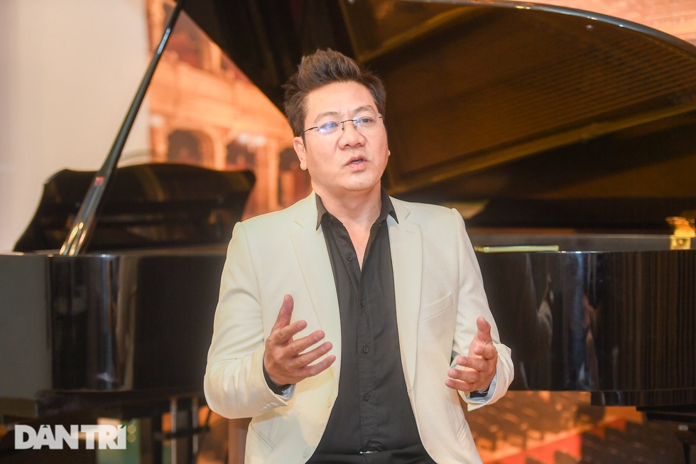 NSND Quốc Hưng: "Tôi giàu bạn và học trò, Tết chỉ muốn về với mẹ"