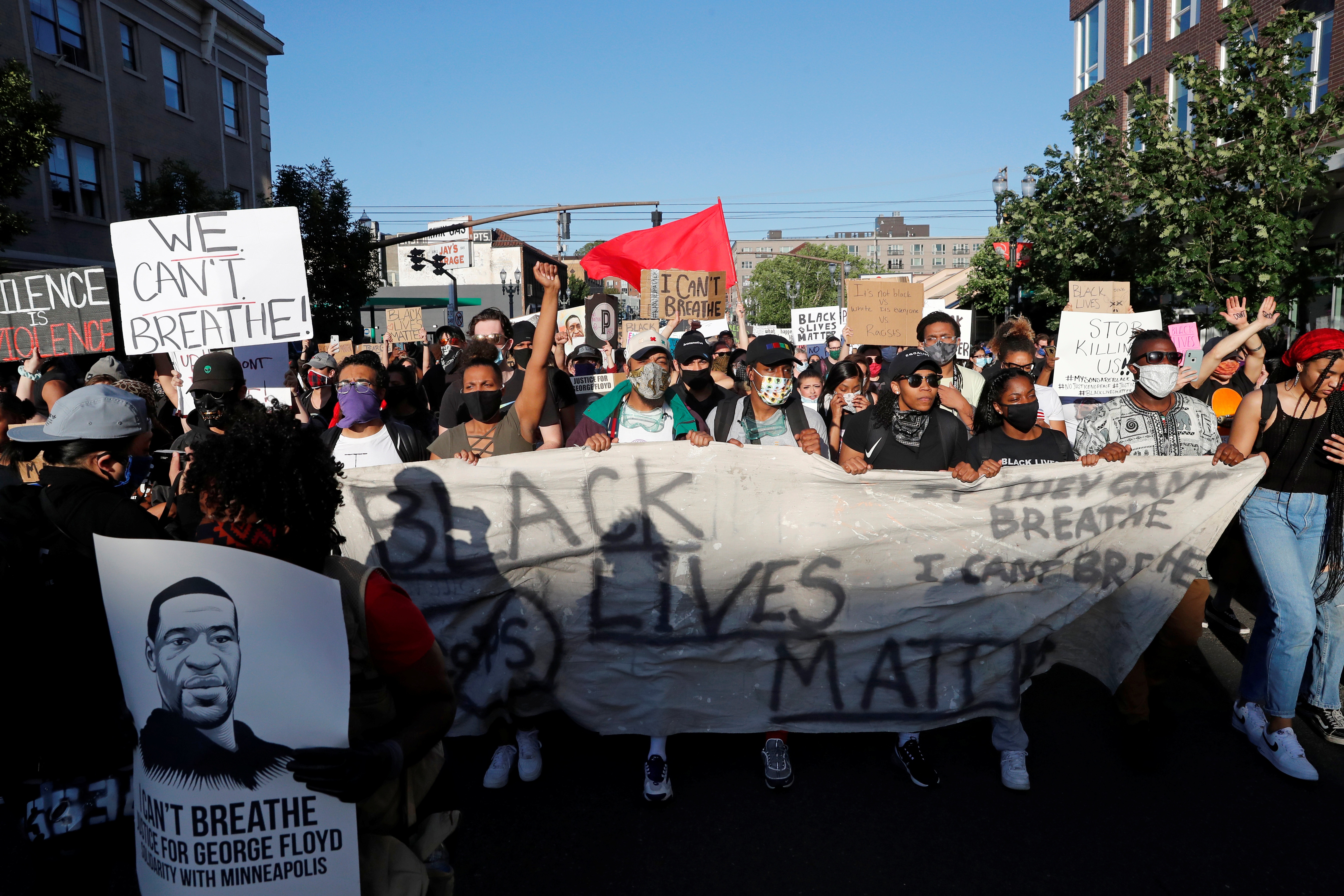 Biểu tình “Tôi không thể thở” gây chấn động thế giới - 1 Biểu tình “Tôi không thể thở” gây chấn động thế giới - 1