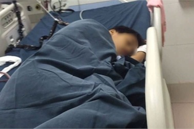 Mẹ sát hại 2 con: Mẹ tử vong, con lớn đang lọc máu