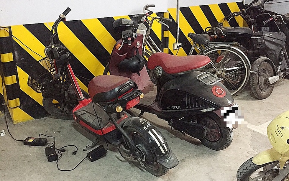 Không nên cắm sạc pin xe điện qua đêm, chỉ nên cắm sạc khi có người giám sát để đề phòng cháy nổ (Ảnh minh họa). Không nên cắm sạc pin xe điện qua đêm, chỉ nên cắm sạc khi có người giám sát để đề phòng cháy nổ (Ảnh minh họa).