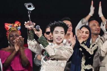 Nhà thơ Nguyễn Duy "Tre Việt Nam" khóc khi Hồ Hoài Anh báo tin về Đức Phúc