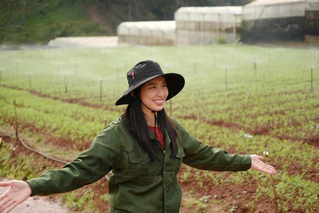 Kịch bản hoàn hảo lừa người mua của Quang Linh, Thùy Tiên và Hằng Du mục - 2 Kịch bản hoàn hảo lừa người mua của Quang Linh, Thùy Tiên và Hằng Du mục - 2