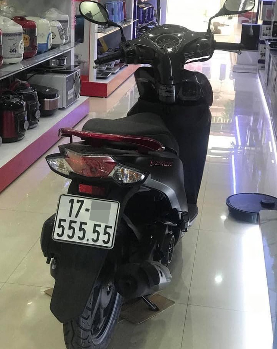 Bốc trúng biển ngũ quý 5, chủ xe Honda Vision đổi ngang được Honda SH - 2 Bốc trúng biển ngũ quý 5, chủ xe Honda Vision đổi ngang được Honda SH - 2