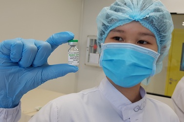 "Thâm nhập" cơ sở sản xuất vắc xin Covid-19 "made in Vietnam"