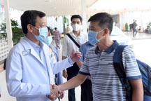 Bệnh viện Chợ Rẫy tiếp tục "chi viện" cho Gia Lai chống dịch Covid-19