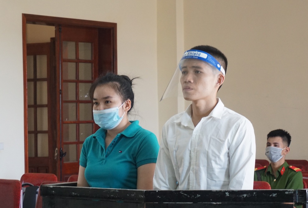 Cặp tình nhân 2 cùng, đưa nhau vào chốn không ai muốn - 1 Cặp tình nhân 2 cùng, đưa nhau vào chốn không ai muốn - 1
