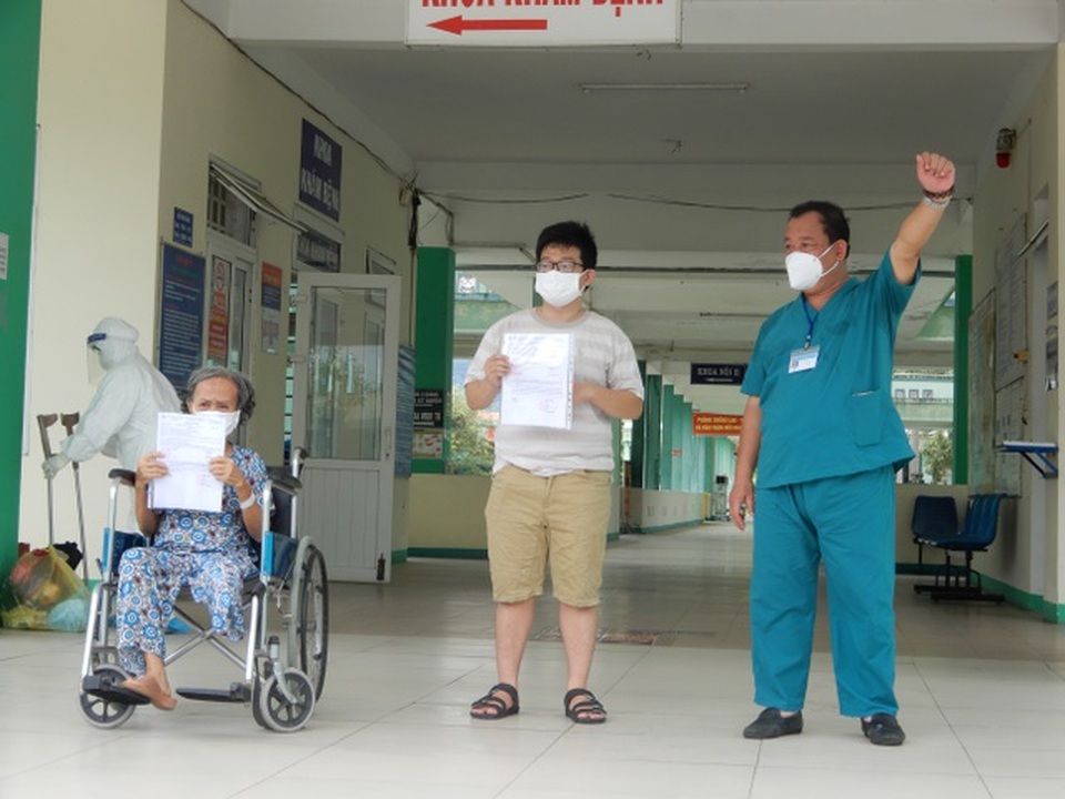 3 tuần làm sạch bệnh viện, khống chế Covid-19 tại tâm dịch Đà Nẵng - 8 3 tuần làm sạch bệnh viện, khống chế Covid-19 tại tâm dịch Đà Nẵng - 8