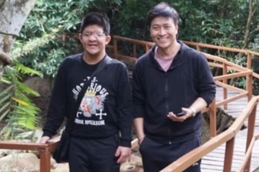 Nghị lực của nghệ sĩ Quốc Tuấn và cậu con trai mắc chứng bệnh hiếm gặp