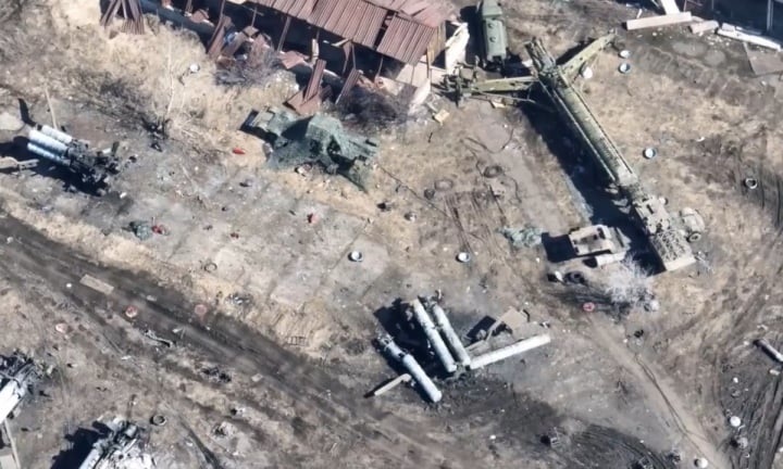 Trận địa tên lửa phòng không S-300 Ukraine bị phá hủy hồi tháng 3/2022 (Ảnh: Telegram).