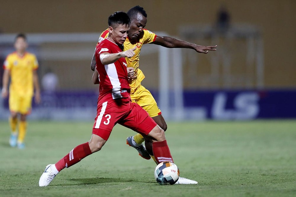 Phong độ trái ngược của Quế Ngọc Hải ở đội tuyển Việt Nam và V-League - 3 Phong độ trái ngược của Quế Ngọc Hải ở đội tuyển Việt Nam và V-League - 3