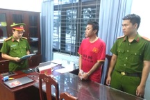 "Tranh thủ" cướp xe máy trên đường cầm dao đi chém người