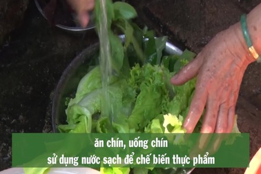 Vệ sinh cá nhân trong và sau mùa bão lũ