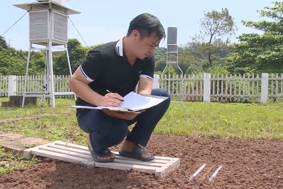 Chuyện những người đo sóng, báo bão trên đảo Hòn Ngư - 4 Chuyện những người đo sóng, báo bão trên đảo Hòn Ngư - 4