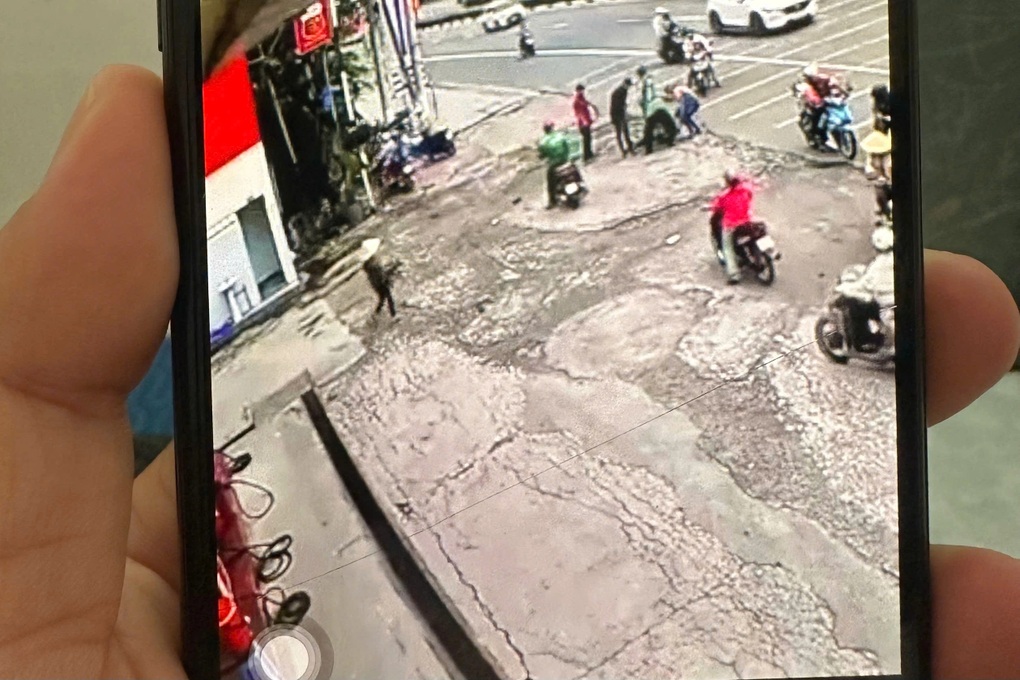 Tài xế xe ba gác tử vong sau vụ ẩu đả ở TPHCM - 1 Tài xế xe ba gác tử vong sau vụ ẩu đả ở TPHCM - 1