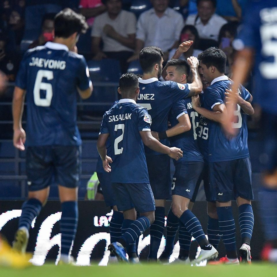 Công Phượng và đồng đội bất lực trong ngày CLB TPHCM thua Buriram United - 12 Công Phượng và đồng đội bất lực trong ngày CLB TPHCM thua Buriram United - 12