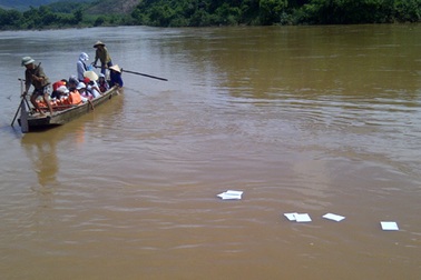 Bến đò nặng nỗi lo mùa nước lũ