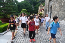 Học sinh đi trải nghiệm 200km, phụ huynh ấm ức: "Hà Nội thiếu gì chỗ chơi"