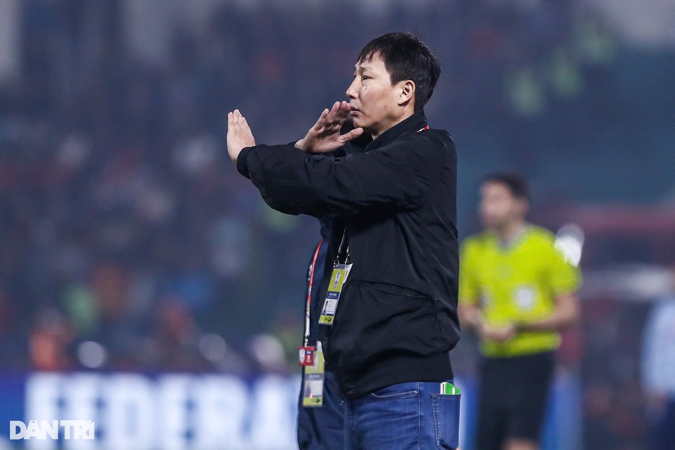 한국 신문, 김상식 감독과 트루시에의 큰 차이점 지적 - 1 Báo Hàn Quốc chỉ ra khác biệt lớn giữa HLV Kim Sang Sik và Troussier - 1