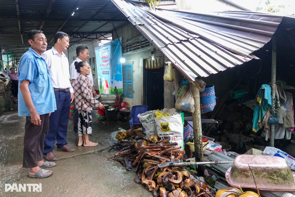 Đôi vợ chồng già làm mướn nuôi con gái học đại học sắp có nhà mới - 2