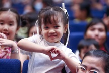 Rước đèn, phá cỗ giữa 1.000 nụ cười con em công nhân ở TPHCM