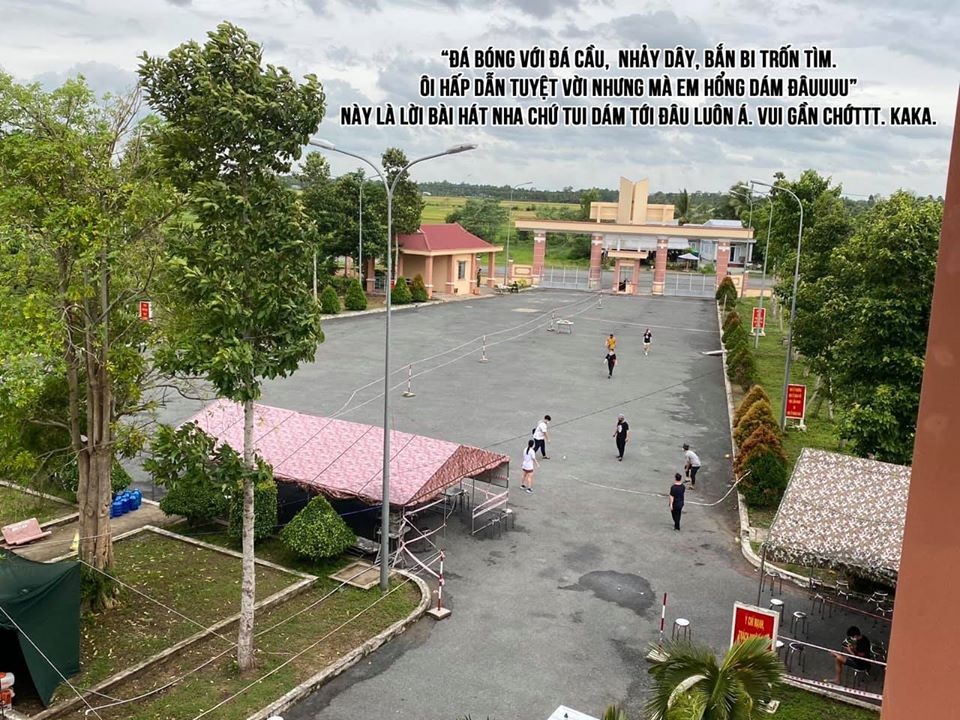 Cùng chuyến bay với 2 ca mắc Covid-19, Minh Tú nói sao? - 4 Cùng chuyến bay với 2 ca mắc Covid-19, Minh Tú nói sao? - 4