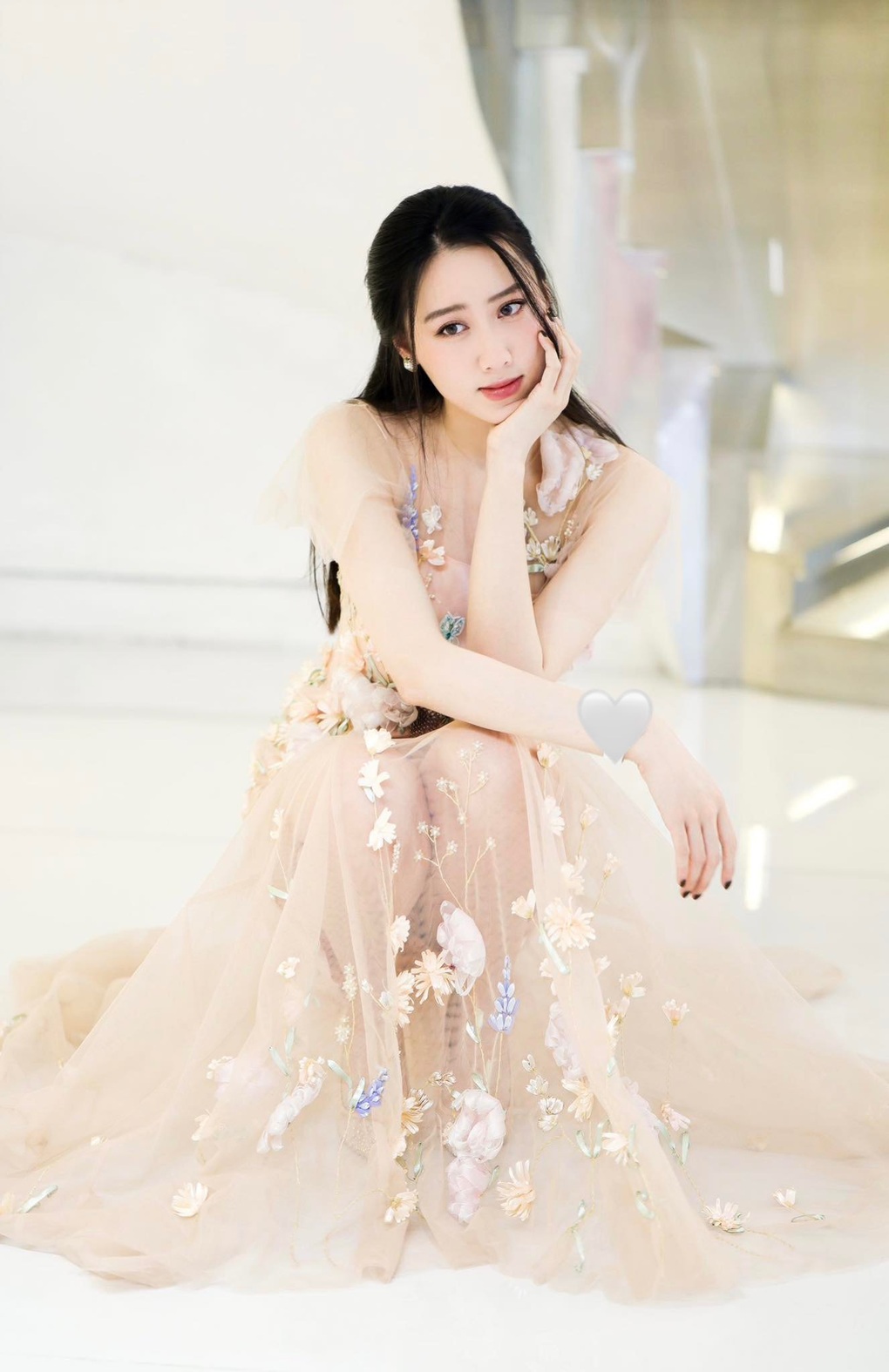 Nhan sắc nữ sinh Đại học Ngoại thương gây chú ý ở Miss Grand Vietnam 2023 - 3 Nhan sắc nữ sinh Đại học Ngoại thương gây chú ý ở Miss Grand Vietnam 2023 - 3