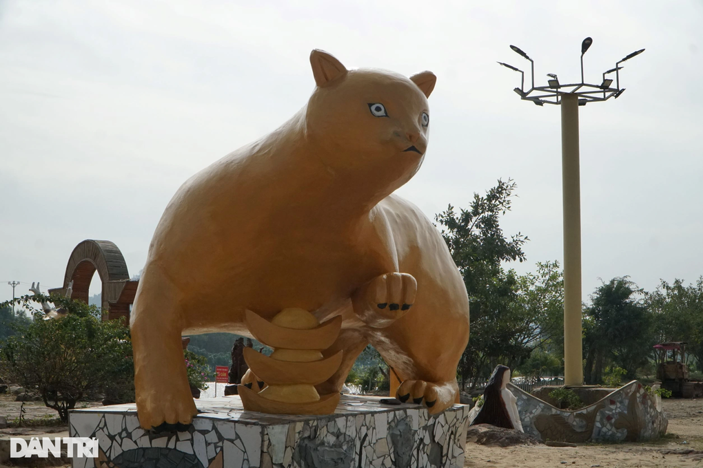 Tượng mèo có hình thù giống chuột chù ở Thanh Hóa - 1 Tượng mèo có hình thù giống chuột chù ở Thanh Hóa - 1
