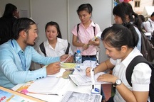 Hưởng trợ cấp thất nghiệp khi vào làm công chức ra sao?