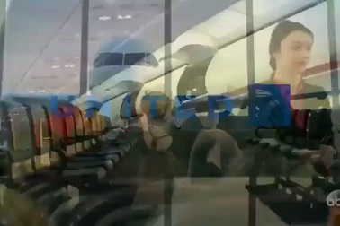 Cây hài Jimmy Kimmel tung quảng cáo chế nhạo United Airlines