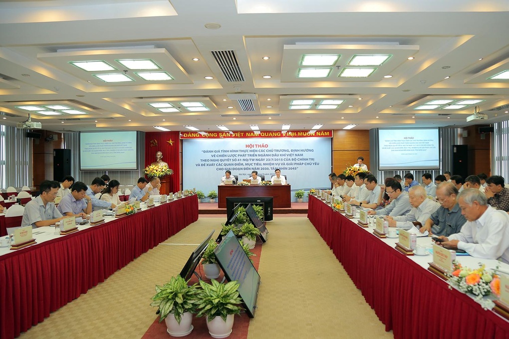 Petrovietnam tổ chức hội thảo đánh giá định hướng chiến lược phát triển ngành dầu khí - 1 Petrovietnam tổ chức hội thảo đánh giá định hướng chiến lược phát triển ngành dầu khí - 1