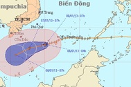 Bão mạnh vẫn loanh quanh trên biển Đông