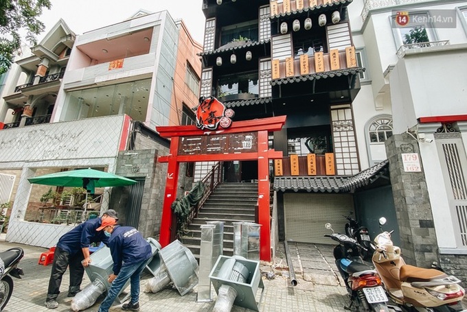 Hơn nửa năm đóng cửa vì dịch Covid-19, giá thuê mặt bằng trên đường Phan Xích Long vẫn chưa hạ nhiệt - Ảnh 13. Hơn nửa năm đóng cửa vì dịch Covid-19, giá thuê mặt bằng trên đường Phan Xích Long vẫn chưa hạ nhiệt - Ảnh 13.