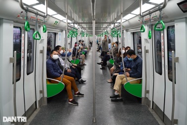 Những chuyện "dở khóc, dở cười" trên tàu điện Cát Linh - Hà Đông
