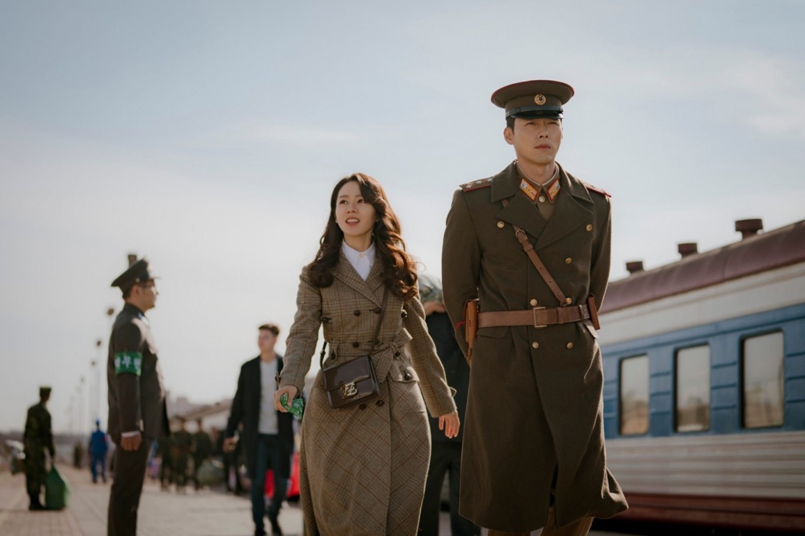 Vì sao Hyun Bin và Son Ye-jin phải hạ cánh bên nhau, không thể khác? - 1 Vì sao Hyun Bin và Son Ye-jin phải hạ cánh bên nhau, không thể khác? - 1