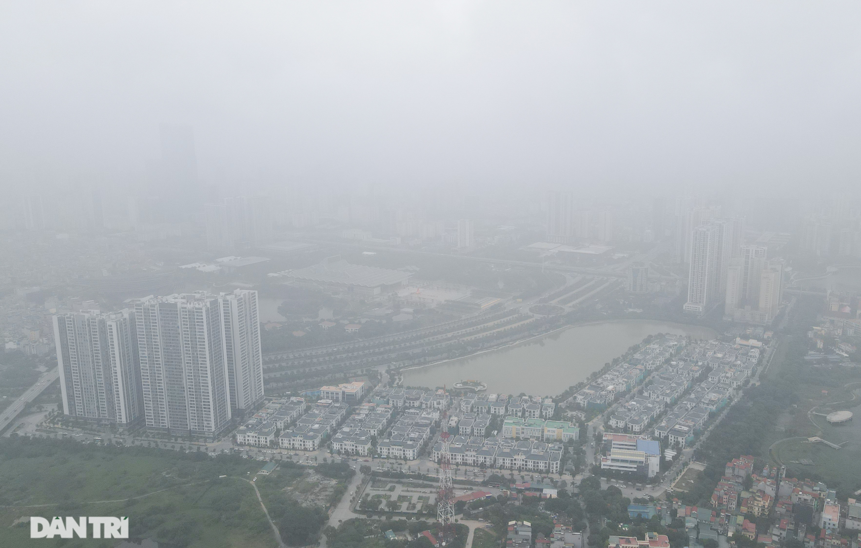 Xuất hiện hiện tượng nghịch nhiệt, Hà Nội chìm trong màn sương đục - 4 Xuất hiện hiện tượng nghịch nhiệt, Hà Nội chìm trong màn sương đục - 4