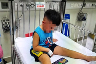 Tạm giữ người nghi bạo hành bé 3 tuổi, nhốt vào tủ đông