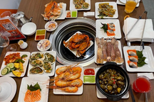 Vụ khách nhét 10kg hải sản vào túi mang về: Ăn buffet giống ăn cỗ lấy phần?