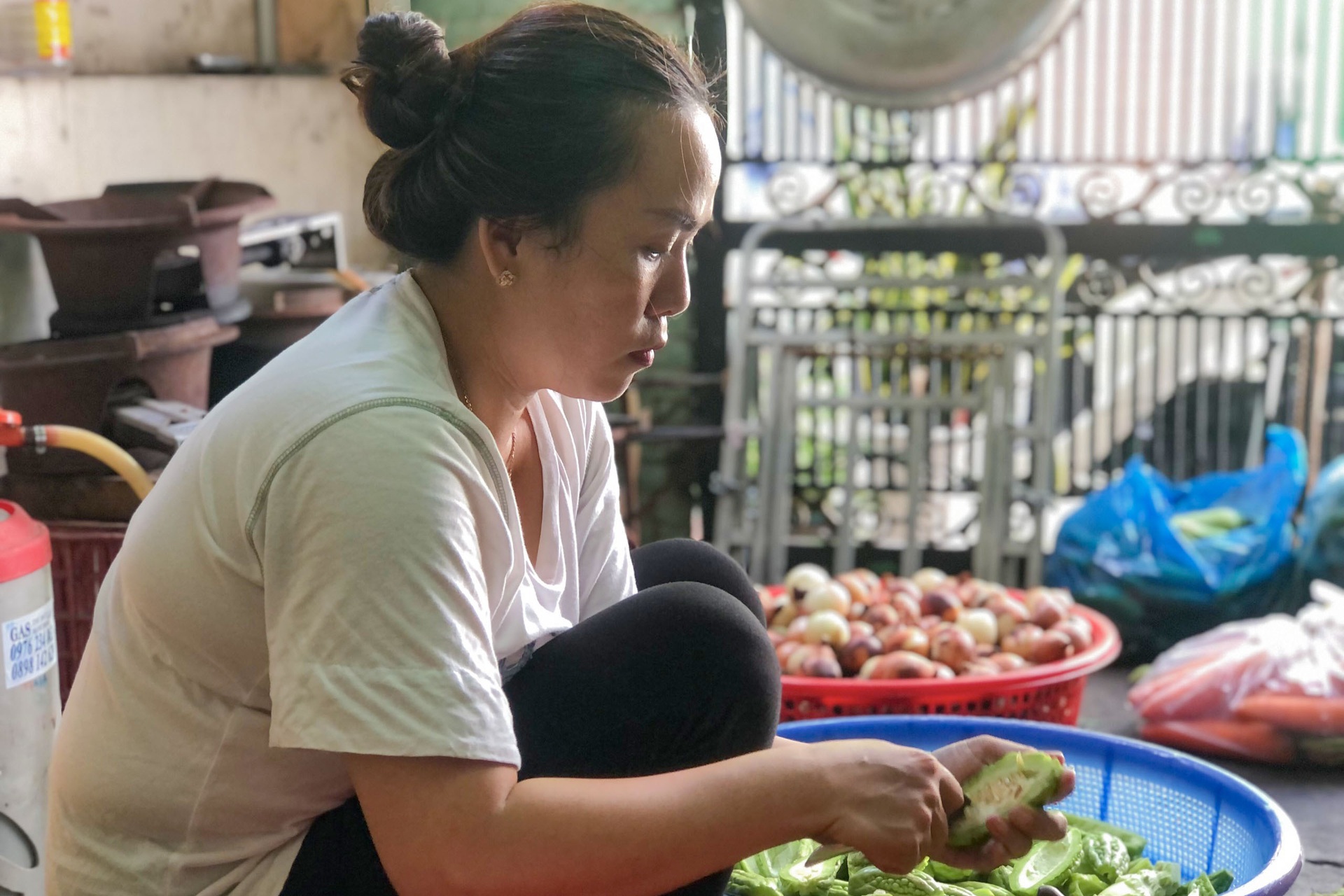 Con mất vì ung thư, mẹ trẻ lập bếp từ thiện để không khóc nữa - 6 Con mất vì ung thư, mẹ trẻ lập bếp từ thiện để không khóc nữa - 6