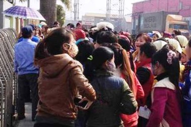 Ninh Bình: Hàng trăm công nhân đình công đòi quyền lợi