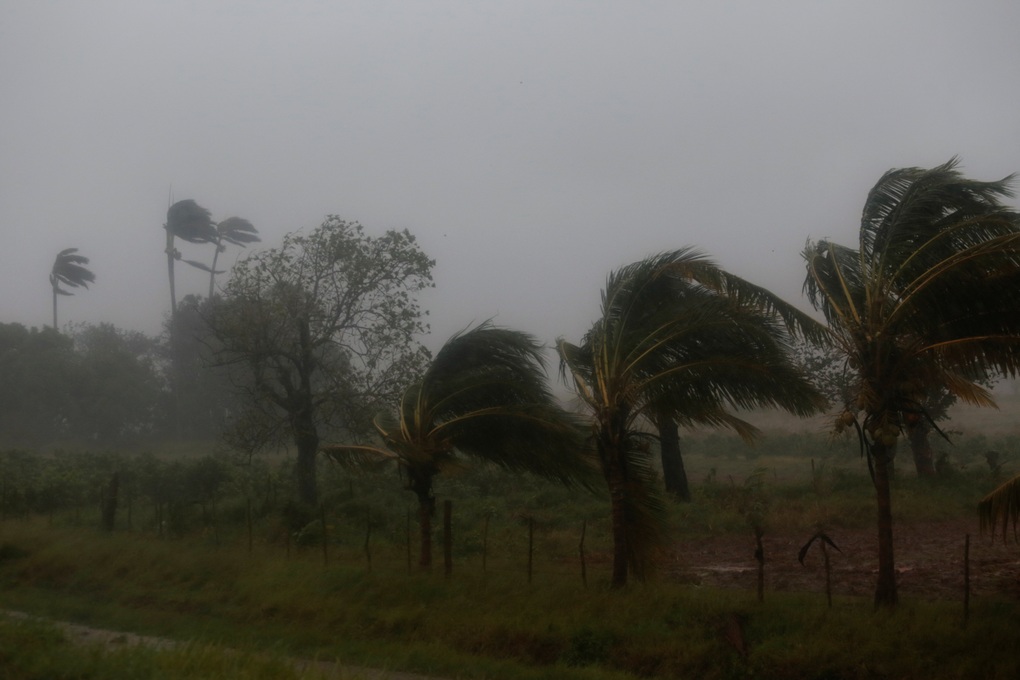 Bão Ian quần thảo, toàn bộ 11,3 triệu dân Cuba chịu cảnh mất điện - 1 Bão Ian quần thảo, toàn bộ 11,3 triệu dân Cuba chịu cảnh mất điện - 1