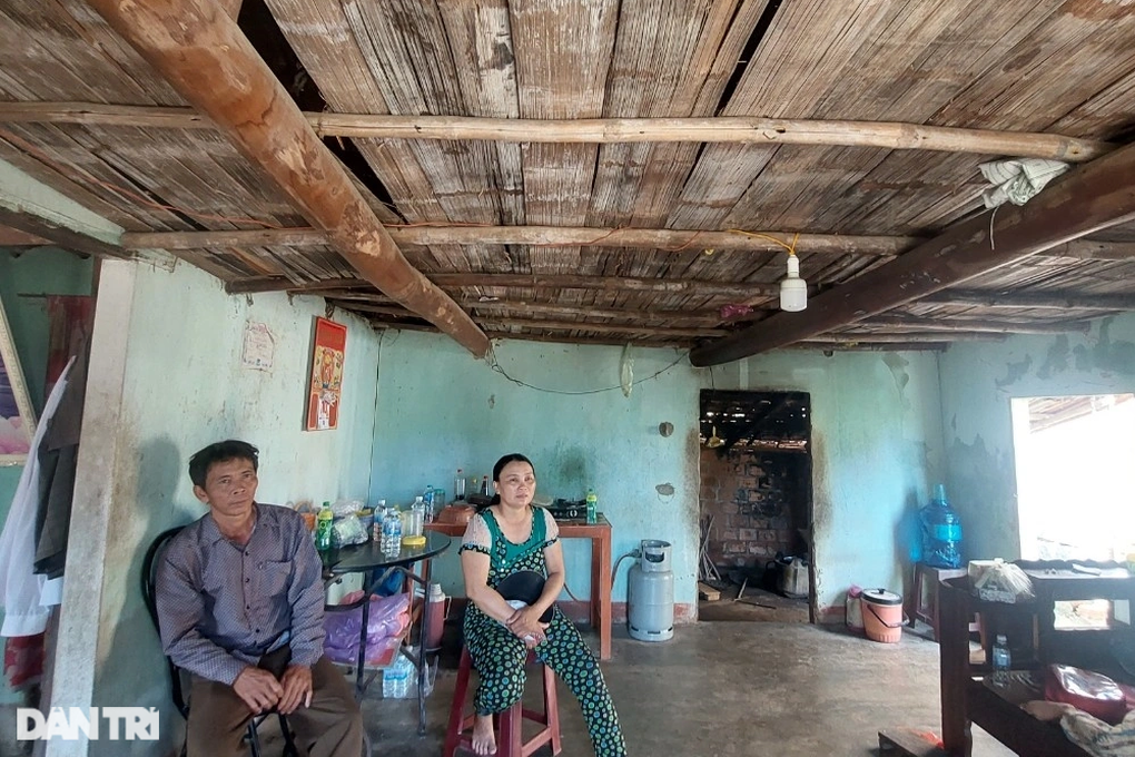 Binh-dinh_vu-nu-sinh-mua-hang-khong-nha-chau-khong-dam-uoc-mo-ve-tuong-lai_doan-cong 4.jpg Binh-dinh_vu-nu-sinh-mua-hang-khong-nha-chau-khong-dam-uoc-mo-ve-tuong-lai_doan-cong 4.jpg