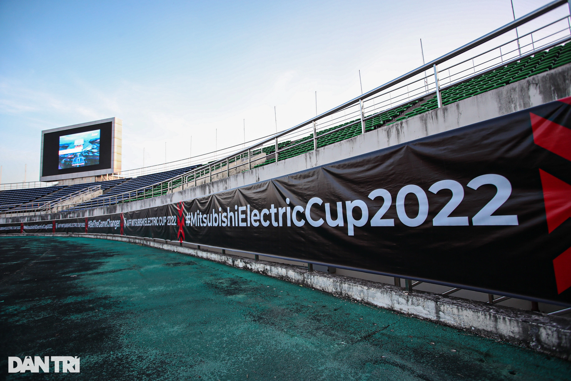 Cận cảnh SVĐ quốc gia Lào trước ngày chủ nhà gặp tuyển Việt Nam tại AFF Cup - 2 Cận cảnh SVĐ quốc gia Lào trước ngày chủ nhà gặp tuyển Việt Nam tại AFF Cup - 2