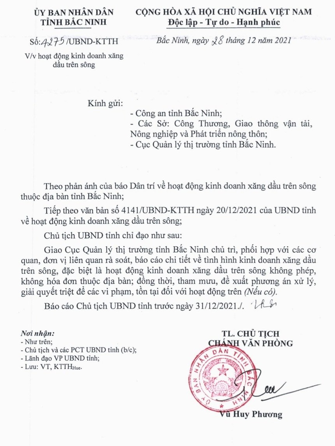 Vụ tàu không số buôn dầu trên sông Đuống: Hàng loạt tàu bị kiểm tra, xử lý - 4 Vụ tàu không số buôn dầu trên sông Đuống: Hàng loạt tàu bị kiểm tra, xử lý - 4