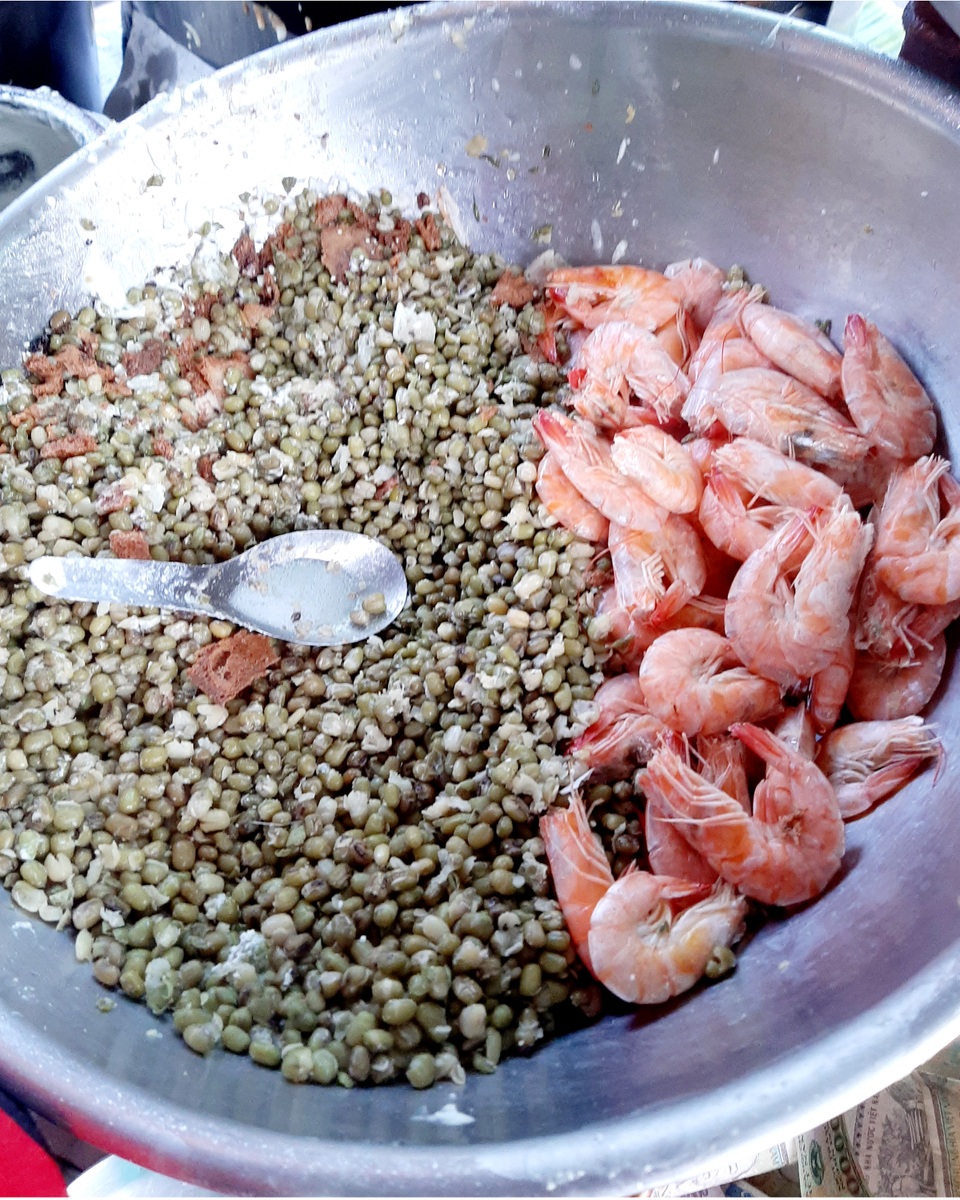 Về xứ chùa Dơi thưởng thức món bánh cống béo, giòn tuyệt ngon - 1 Về xứ chùa Dơi thưởng thức món bánh cống béo, giòn tuyệt ngon - 1