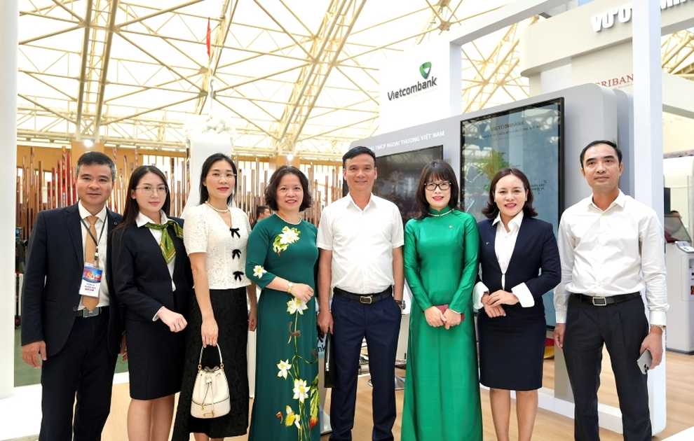Vietcombank beteiligt sich an der Ausstellung Vietcombank tham gia Triển lãm “80 năm hành trình Độc lập - Tự do - Hạnh phúc” - 4